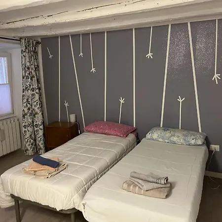 Holiday home Richard S Bow *